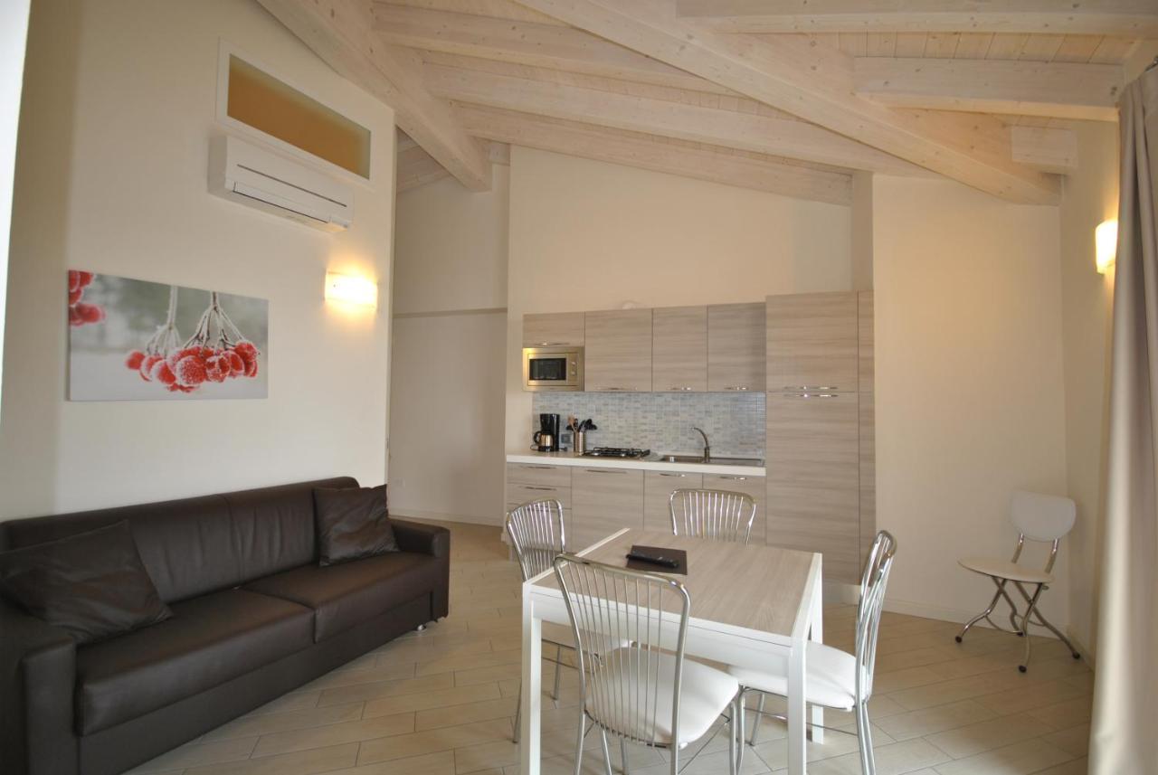 Appartamenti San Pietro - Hotel Gallo Tignale Bagian luar foto